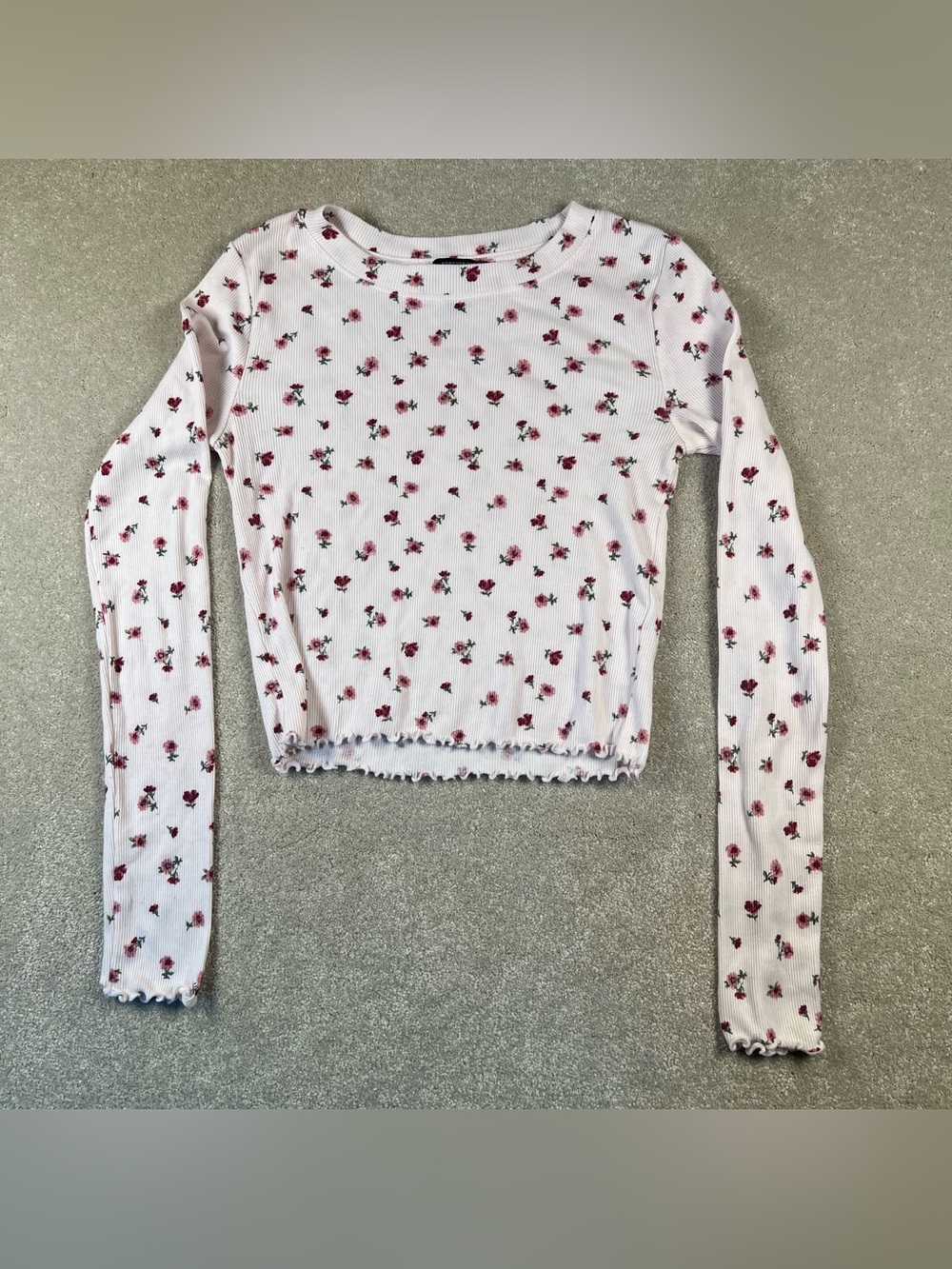 Forever 21 Top Shirt White Floral Cropped Crew Long‎ Sleeve Ribbed Ruffle Hem S